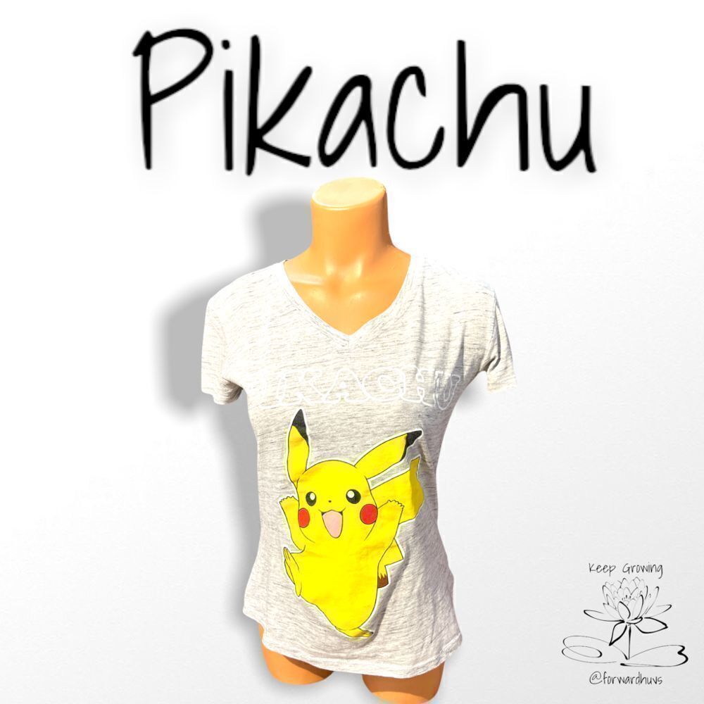 Pikachu Pokémon Gray Women’s Tee Size Medium